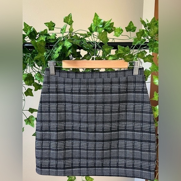 Black and white plaid pencil skirt forever 21 size medium - Picture 1 of 3